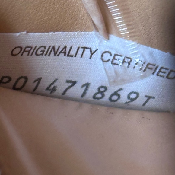 Low Start Bottega Veneta Women’s Wallet - Picture 2 of 13